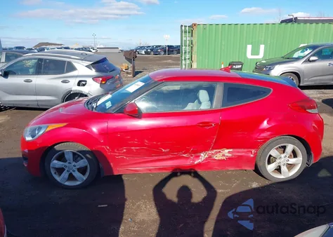 2012 Hyundai Veloster Base W/Gray z USA, uszkodzony, nr VIN KMHTC6AD5CU036445